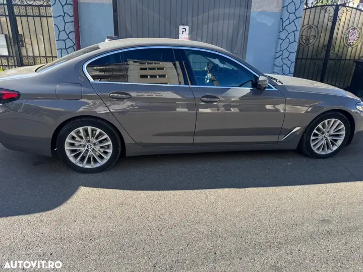 BMW Seria 5 G30/G31 [2017 - Prezent] 520d xDrive AT MHEV