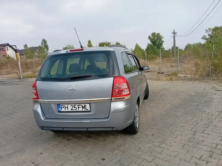 Opel Zafira B 1.9 CDTI Cosmo Aut