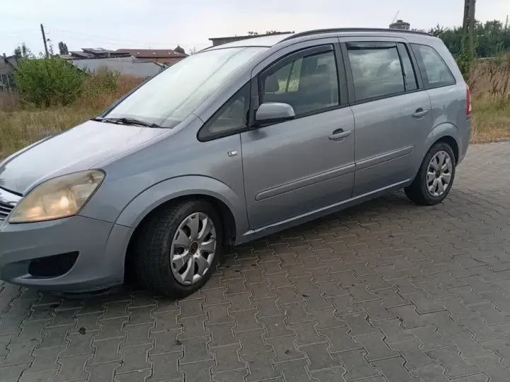 Opel Zafira B 1.9 CDTI Cosmo Aut