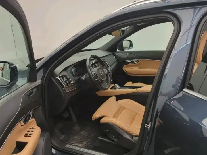 Volvo XC 90 B5 MHEV AWD 5 locuri Inscription