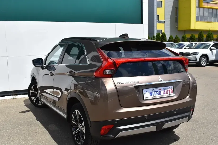 Mitsubishi Eclipse Cross 1.5-litre 16-valve DOHC MIVEC 4X4 Instyle+ Aut. — imagine 4