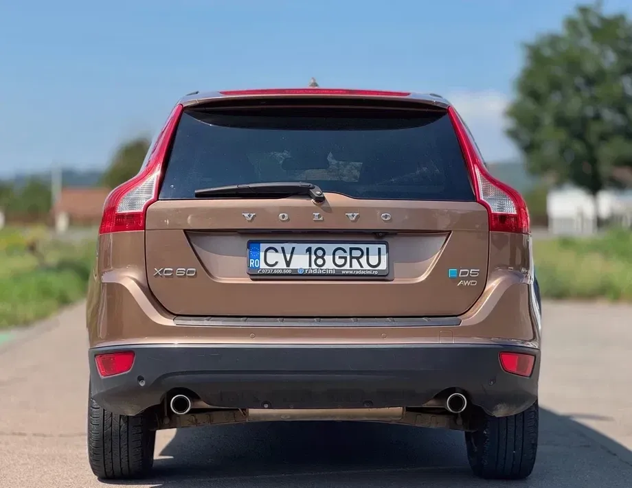 Volvo XC 60 I D5 AWD Aut. Summum — imagine 4