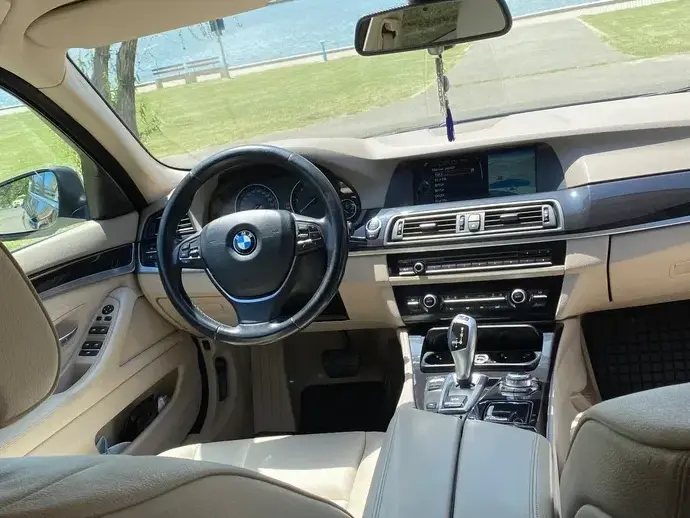 BMW Seria 5 F10/F11/F07 520d Aut. Luxury Line