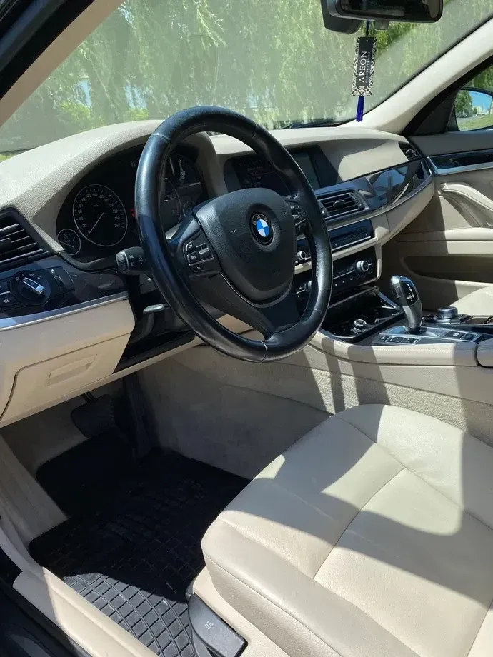 BMW Seria 5 F10/F11/F07 520d Aut. Luxury Line — imagine 2