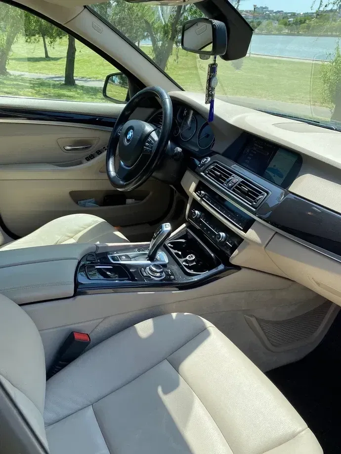 BMW Seria 5 F10/F11/F07 520d Aut. Luxury Line — imagine 3