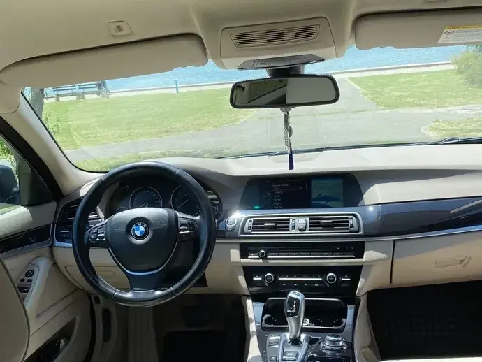 BMW Seria 5 F10/F11/F07 520d Aut. Luxury Line
