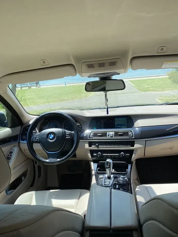 BMW Seria 5 F10/F11/F07 520d Aut. Luxury Line — imagine 4