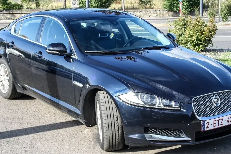 Jaguar XF 2.2 — imagine 2