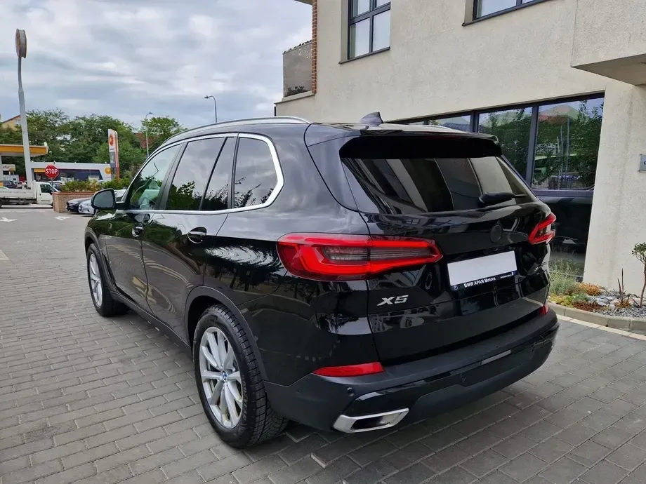 BMW X5 xDrive30d xLine — imagine 5