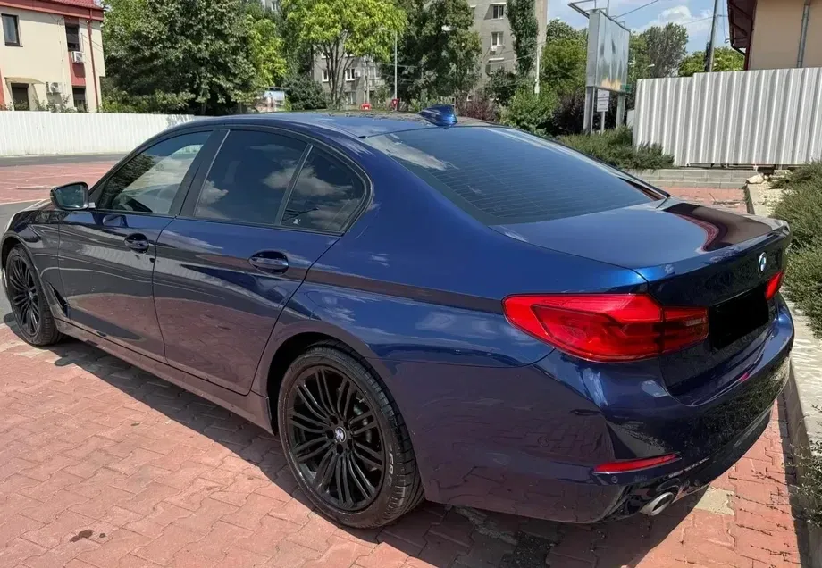 BMW Seria 5 G30/G31 520i AT — imagine 4