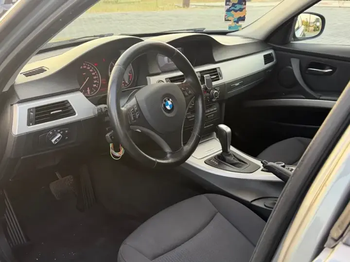 BMW Seria 3 E90/E91/E92/E93 320d DPF Aut.