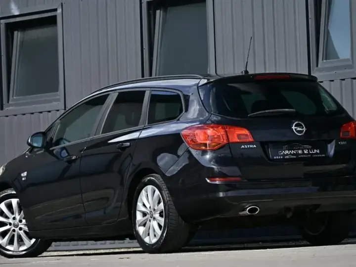 Opel Astra 2.0 CDTI DPF 150 Jahre