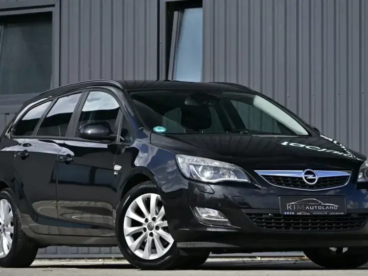 Opel Astra 2.0 CDTI DPF 150 Jahre