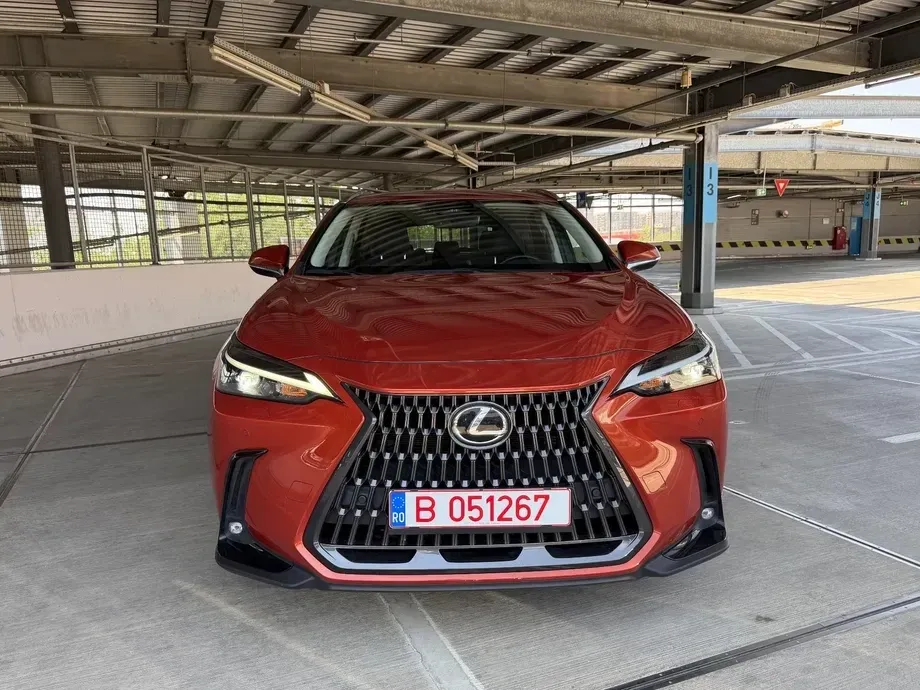 Lexus NX II 450h+ E-FOUR Executive Line — imagine 5