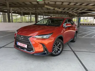 Lexus NX II 450h+ E-FOUR Executive Line