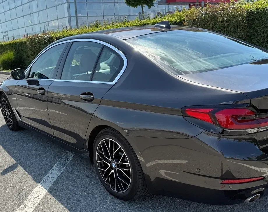 BMW Seria 5 G30/G31 530i AT — imagine 4