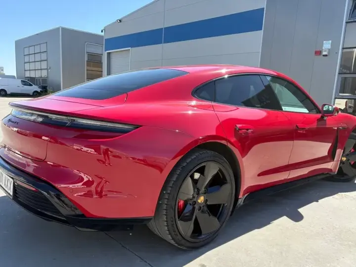 Porsche Taycan 4S
