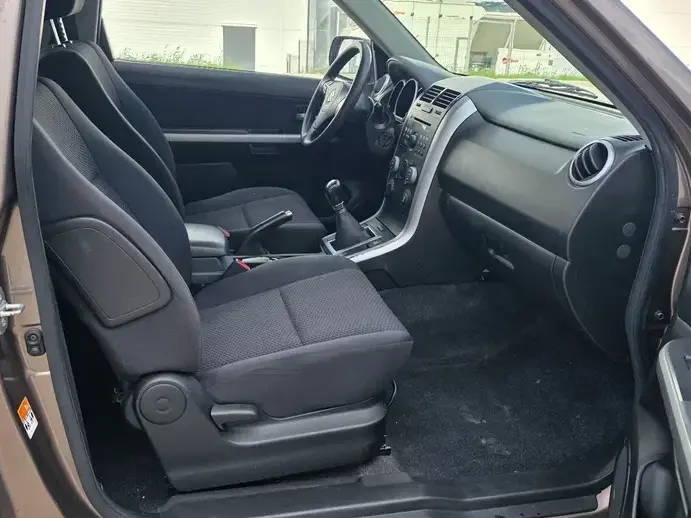 Suzuki Grand Vitara 1.9 DDiS Black&White DPF
