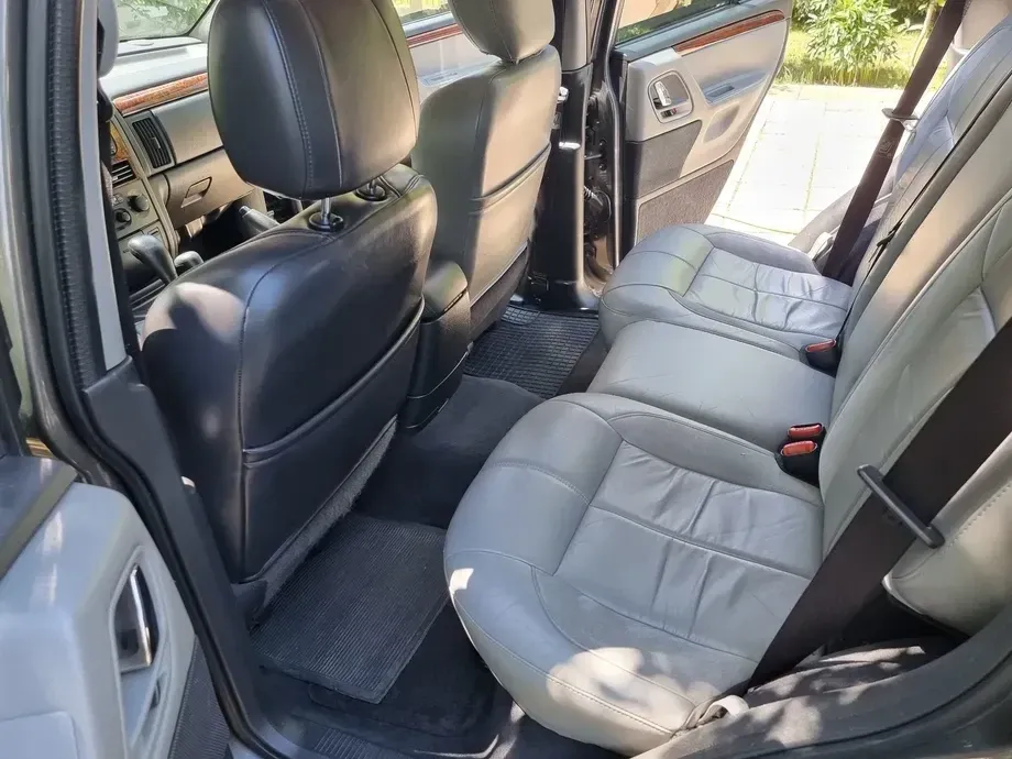 Jeep Grand Cherokee — imagine 4