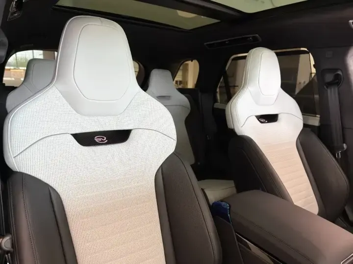 Land Rover Range Rover Sport 4.4 V8 P635 MHEV SV Carbon