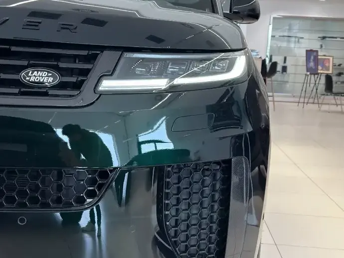 Land Rover Range Rover Sport 4.4 V8 P635 MHEV SV Carbon