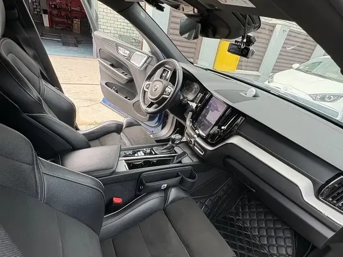 Volvo XC 60 II D5 AWD R-Design