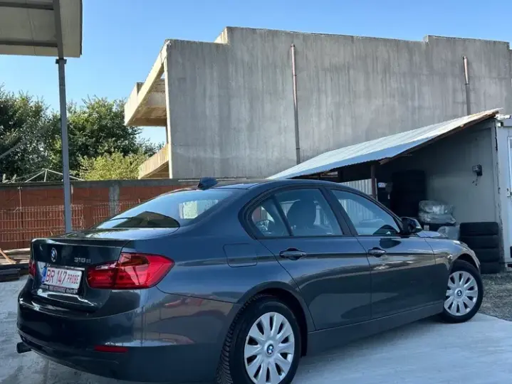 BMW Seria 3 F30/F31/F34 [2011 - 2019] 318d
