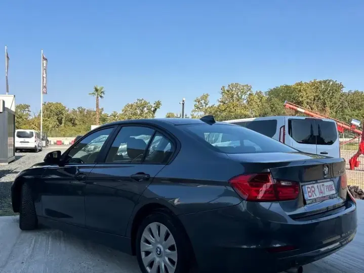 BMW Seria 3 F30/F31/F34 [2011 - 2019] 318d