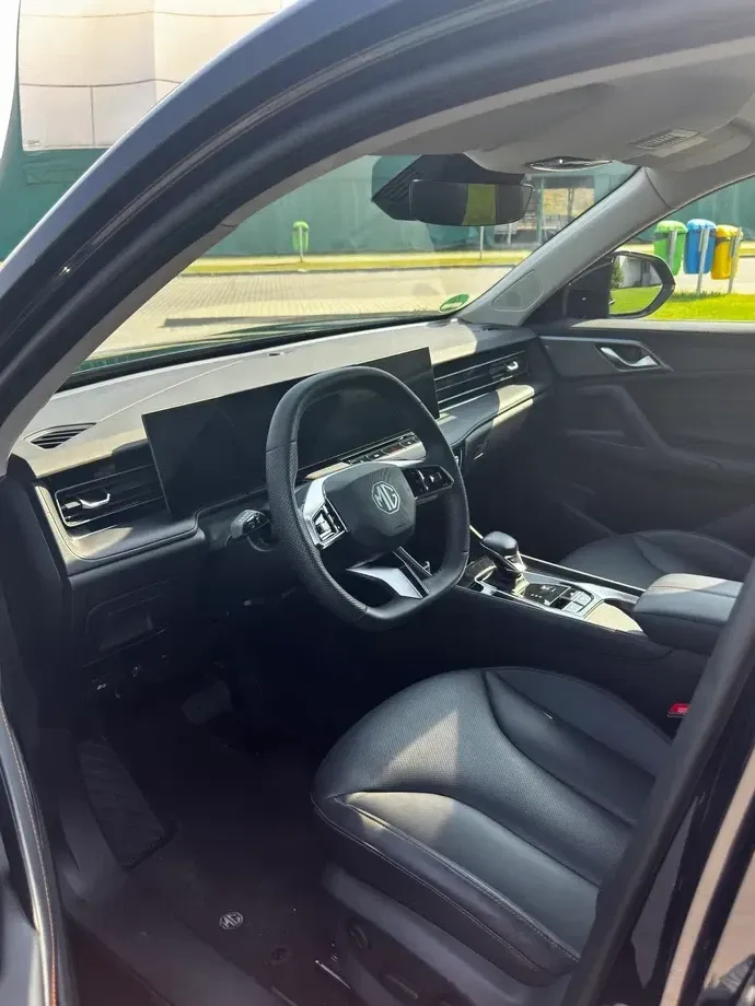 MG EHS Luxury — imagine 6