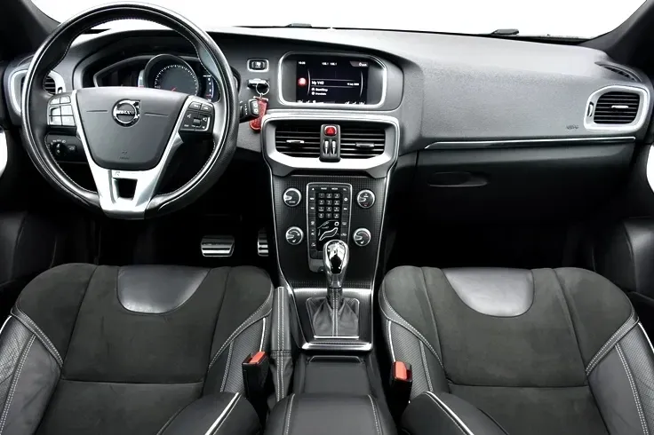 Volvo V40 T3 Geartronic RDesign — imagine 4