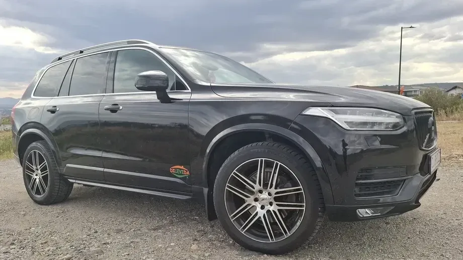 Volvo XC 90 II D5 AWD Geartronic Momentum — imagine 2