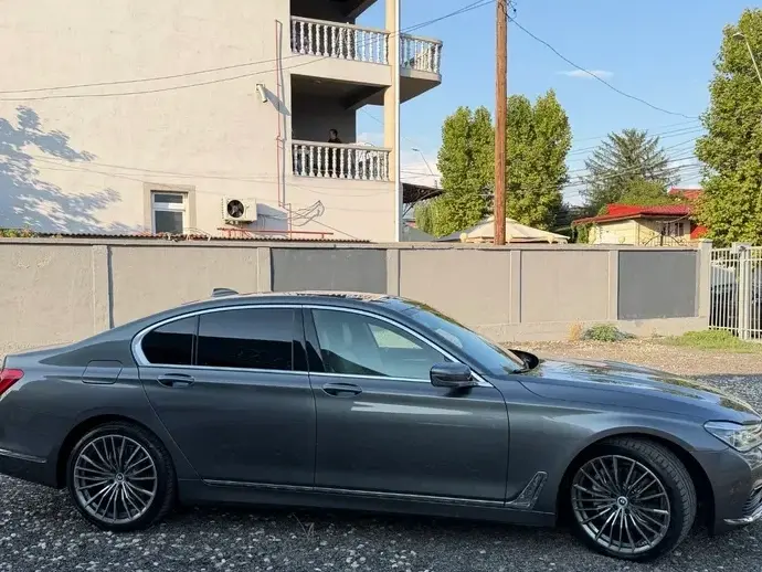 BMW Seria 7 G11/G12 730d xDrive