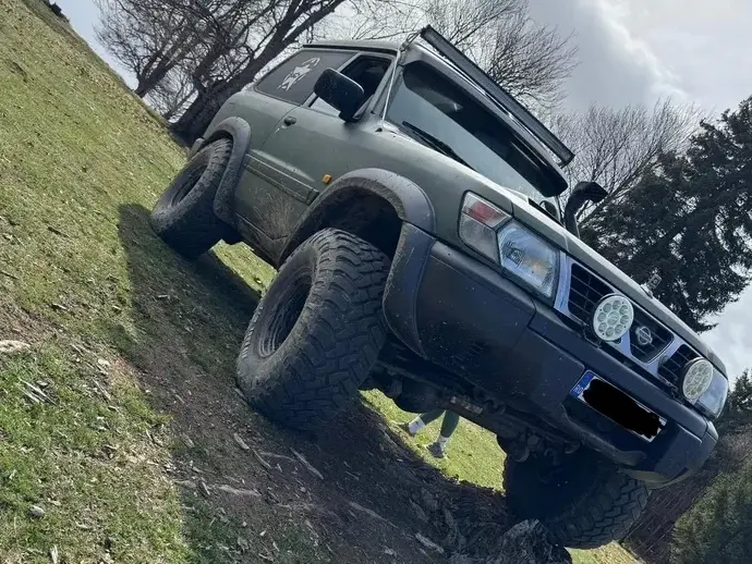 Nissan Patrol V GR 3.0 TDI Luxury