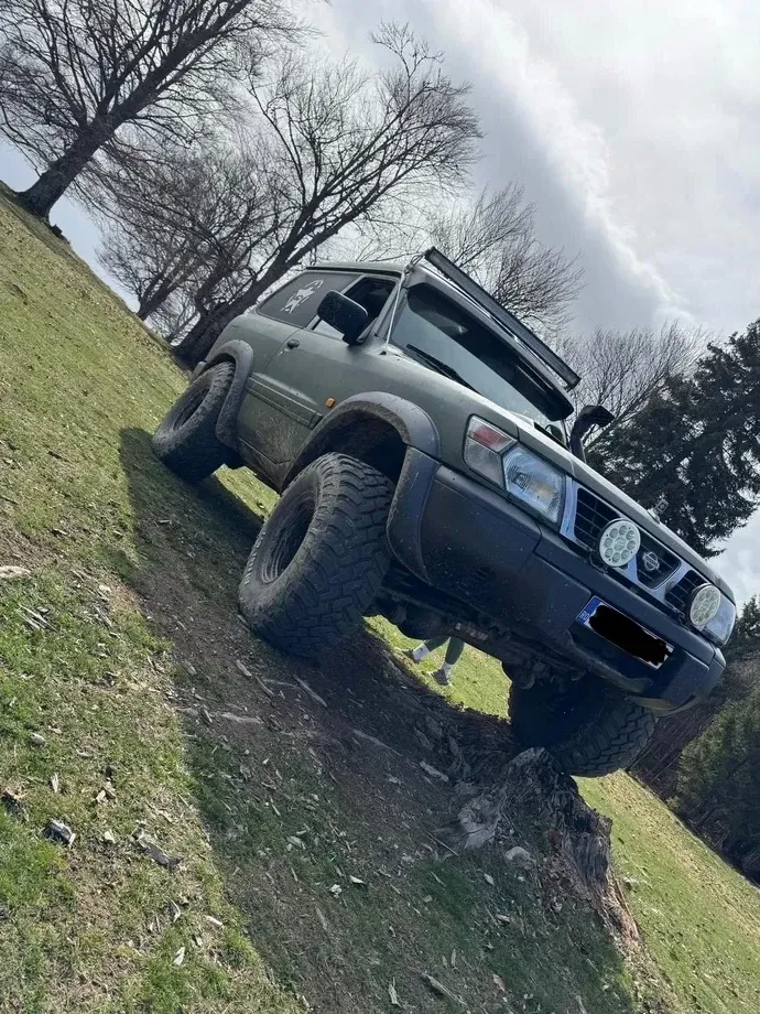 Nissan Patrol V GR 3.0 TDI Luxury — imagine 3