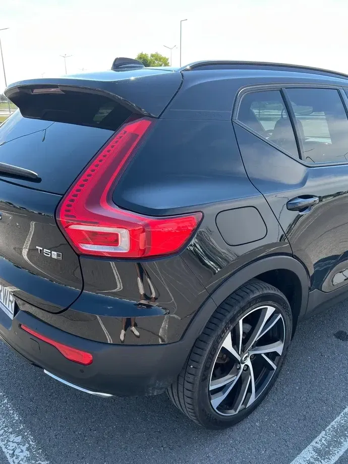 Volvo XC 40 T5 AWD Geartronic R-Design — imagine 5