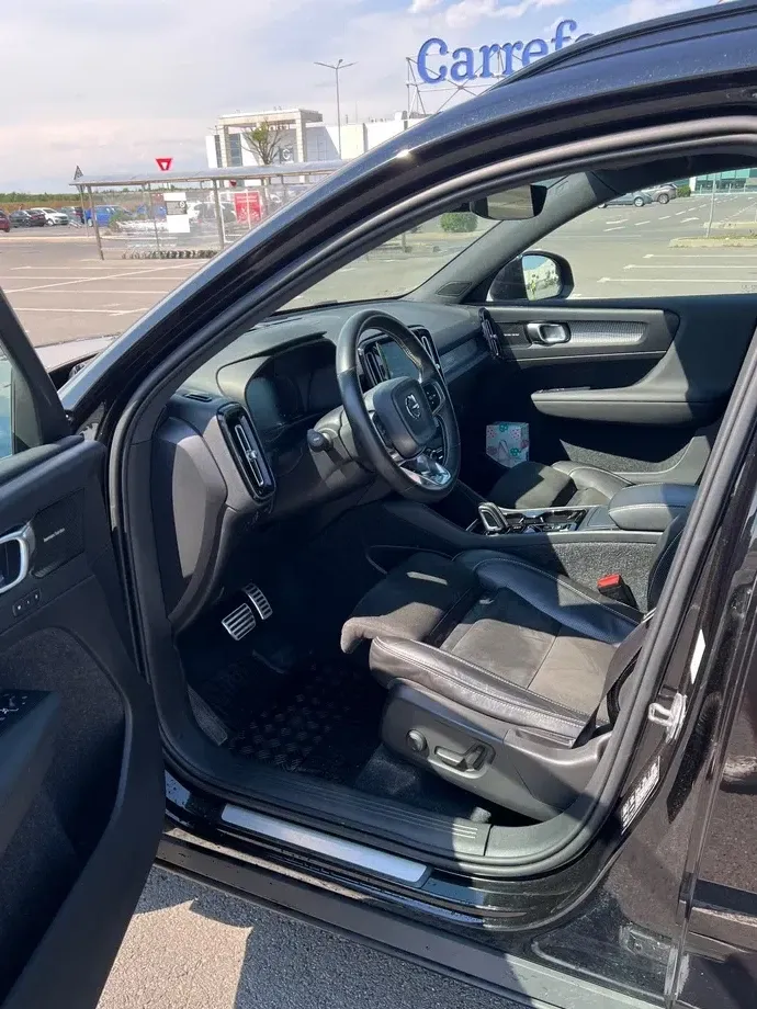 Volvo XC 40 T5 AWD Geartronic R-Design — imagine 3