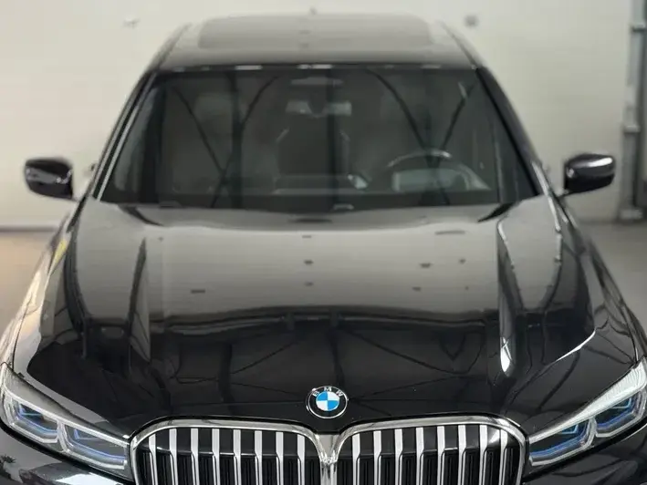 BMW Seria 7 745e