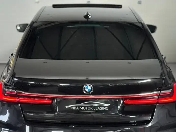 BMW Seria 7 745e