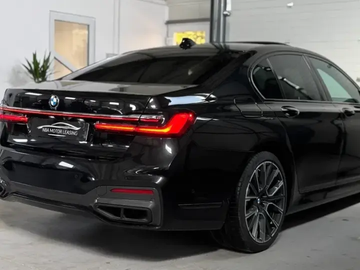 BMW Seria 7 745e
