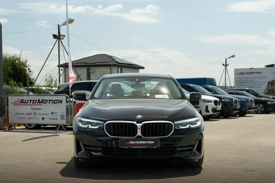 BMW Seria 5 530i xDrive AT MHEV — imagine 5