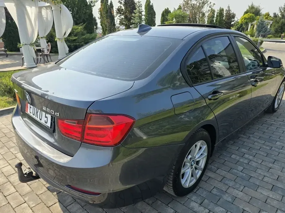 BMW Seria 3 ver-320d-xdrive-at-luxury-line — imagine 5