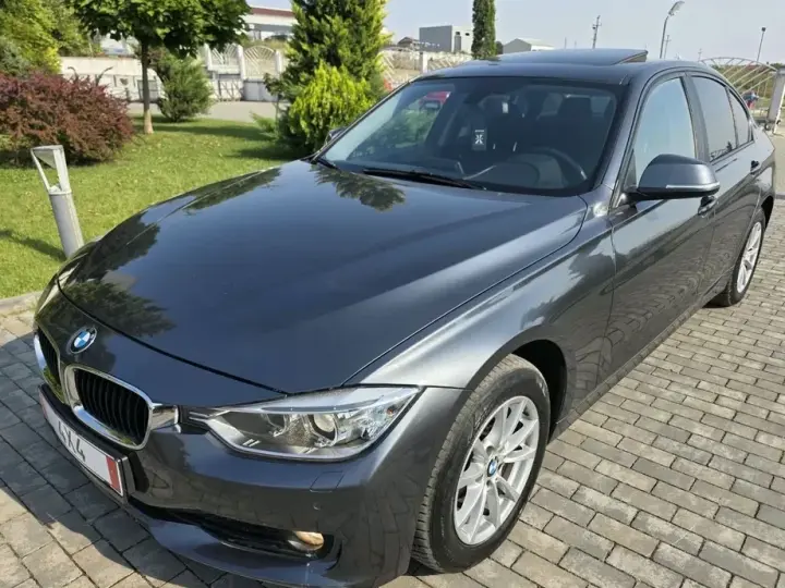 BMW Seria 3 ver-320d-xdrive-at-luxury-line