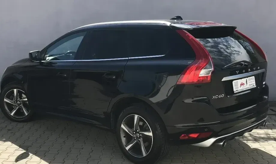 Volvo XC 60 I D4AWD R-Design — imagine 4