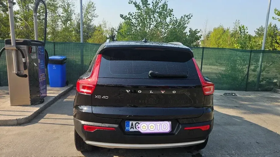 Volvo XC 40 Recharge T5 Twin Engine AT7 Inscription Expression — imagine 5