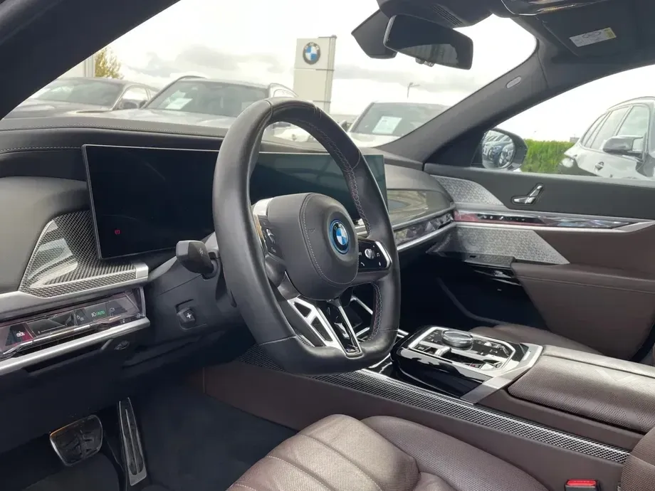 BMW M7 M760e xDrive AT PHEV — imagine 2