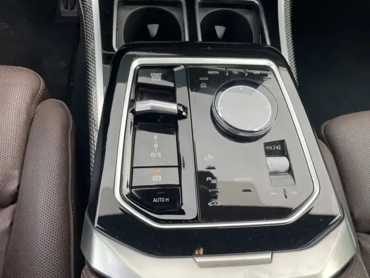 BMW M7 M760e xDrive AT PHEV