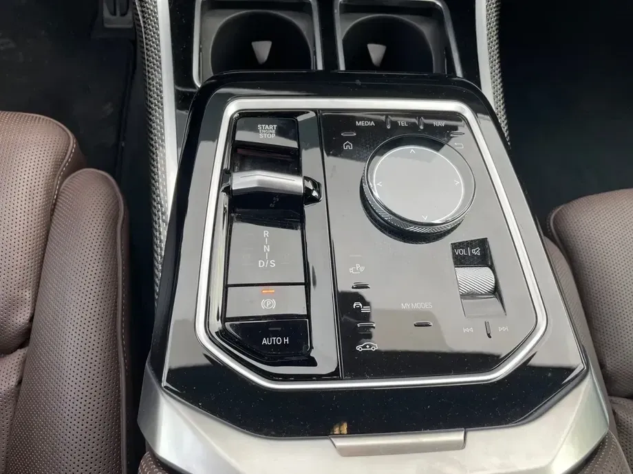 BMW M7 M760e xDrive AT PHEV — imagine 6