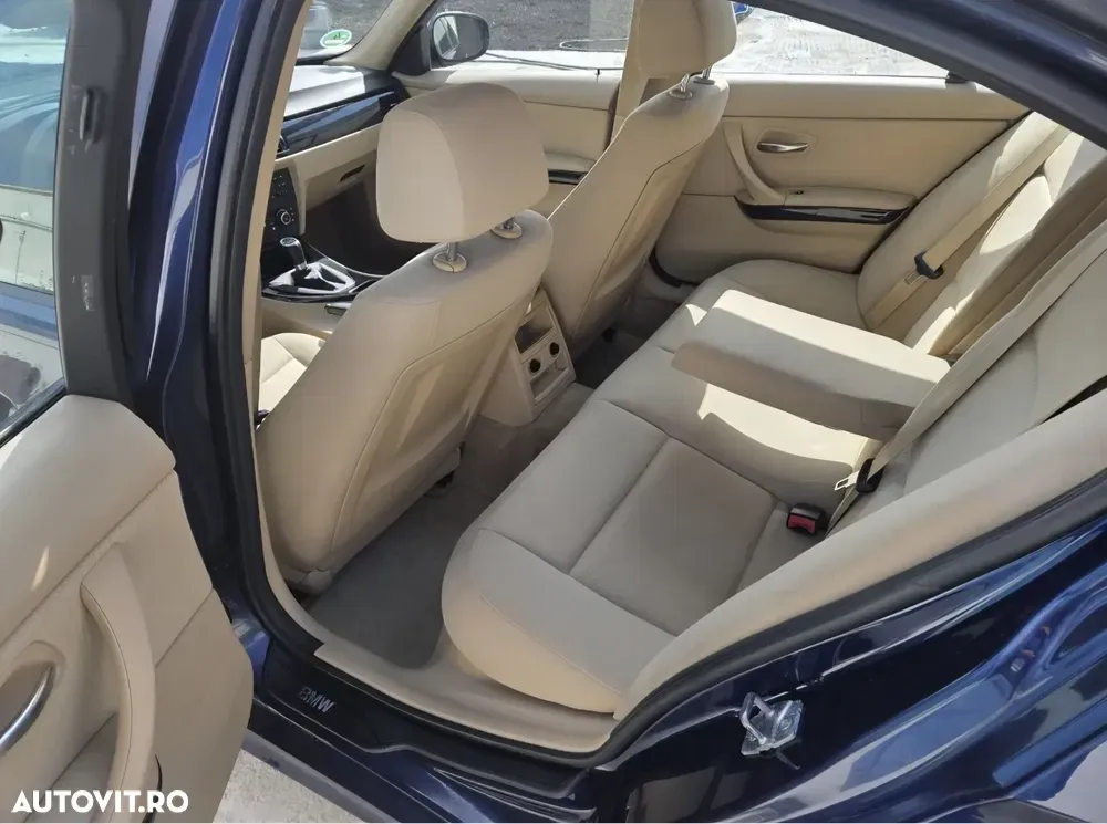 BMW Seria 3 E90/E91/E92/E93 [2005 - 2013] 320i — imagine 4