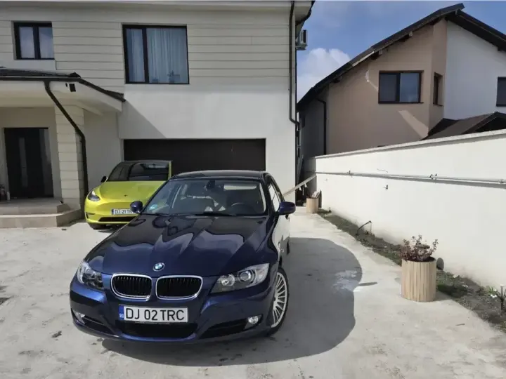 BMW Seria 3 E90/E91/E92/E93 320i