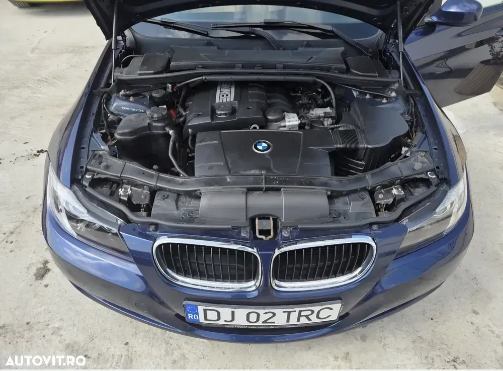 BMW Seria 3 E90/E91/E92/E93 [2005 - 2013] 320i — imagine 6